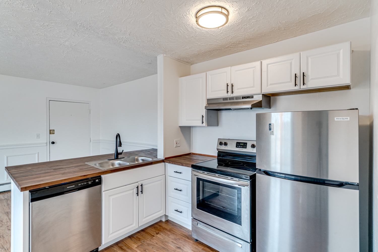 4000 Ledgewood Dr., Unit 8